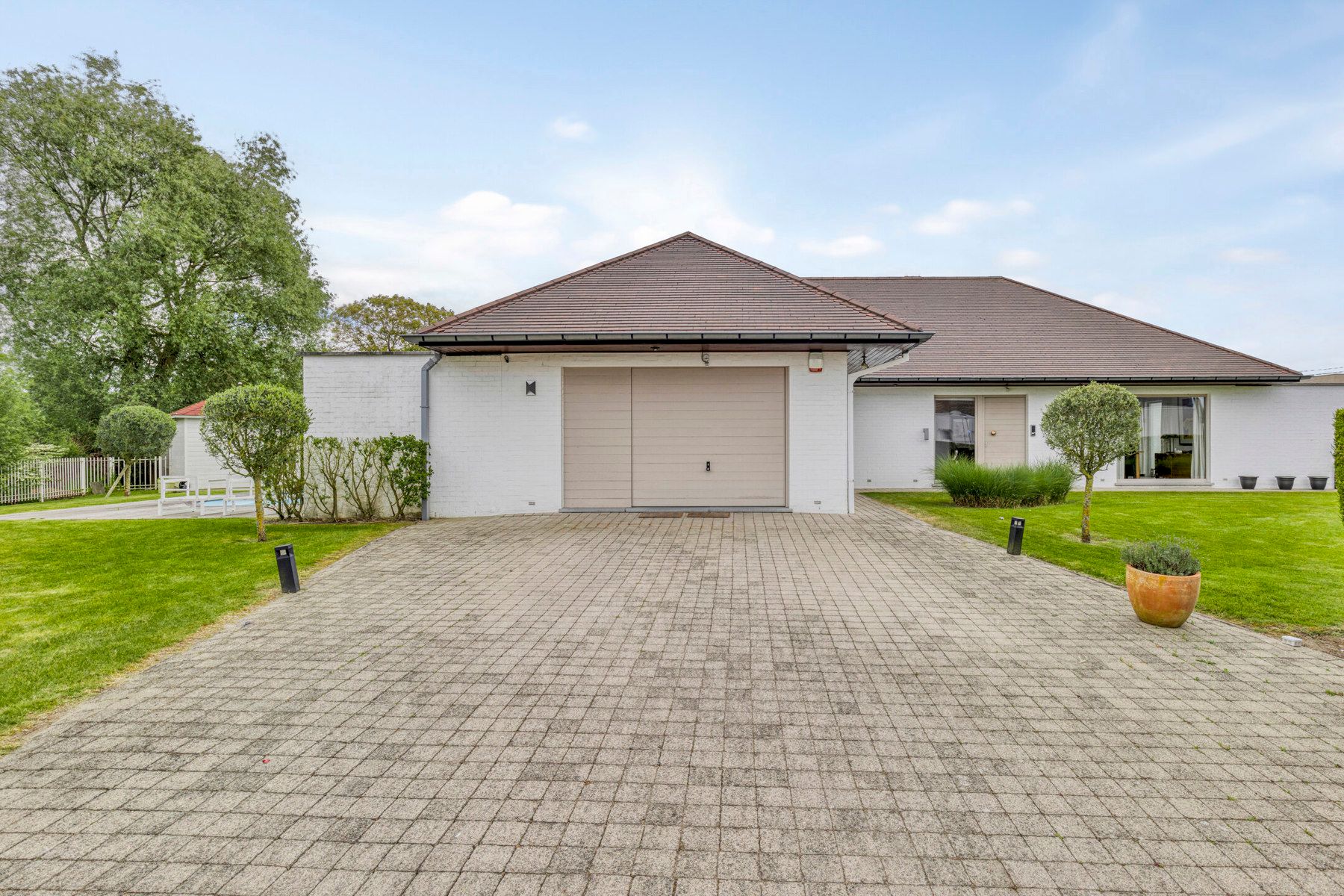 Villa met 4 slaapkamers, zwembad en garage foto 2