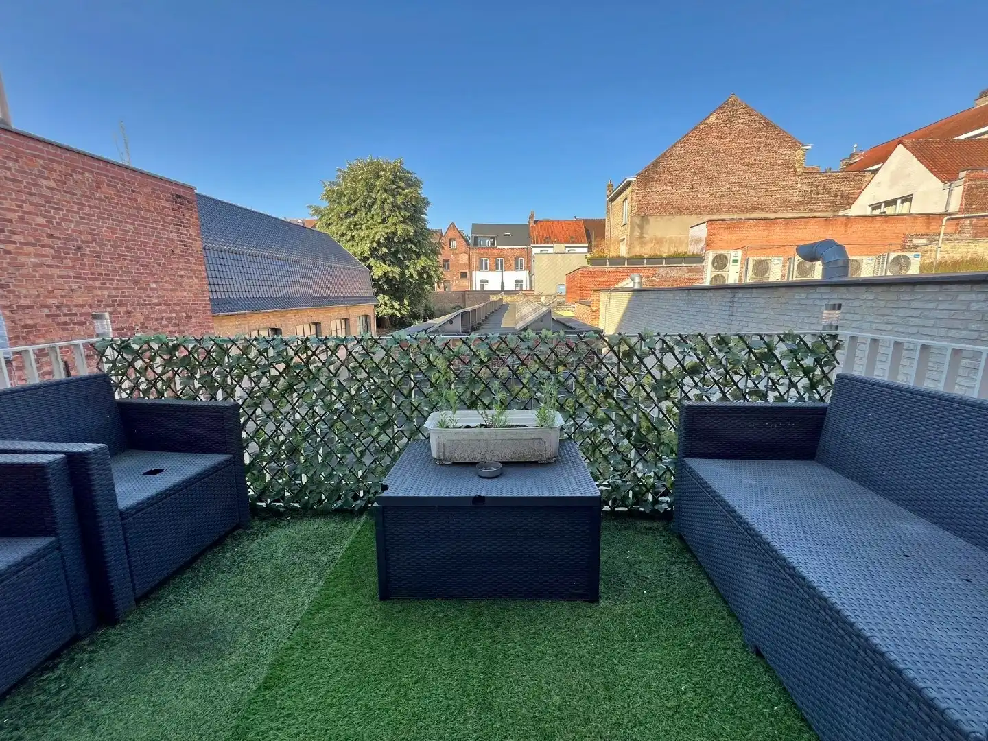 Duplex appartement met 3 slaapkamers en terras op wandelafstand van de markt.  foto 10