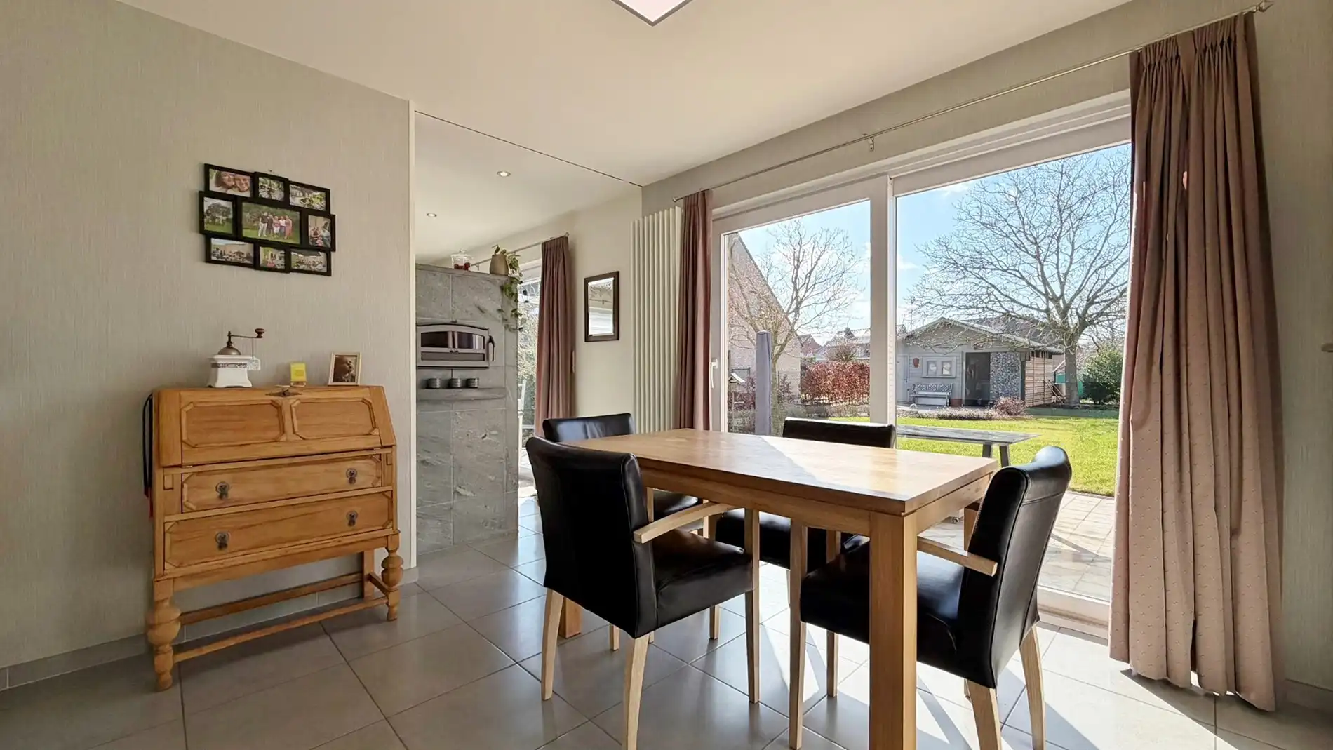 Halfopen bebouwing in rustige, kindvriendelijke straat met garage en zonnige tuin.  foto 9