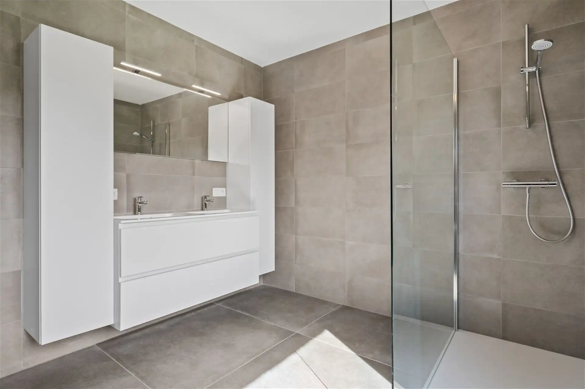 Zeer ruime woning met 4 slpks en tuin foto 21