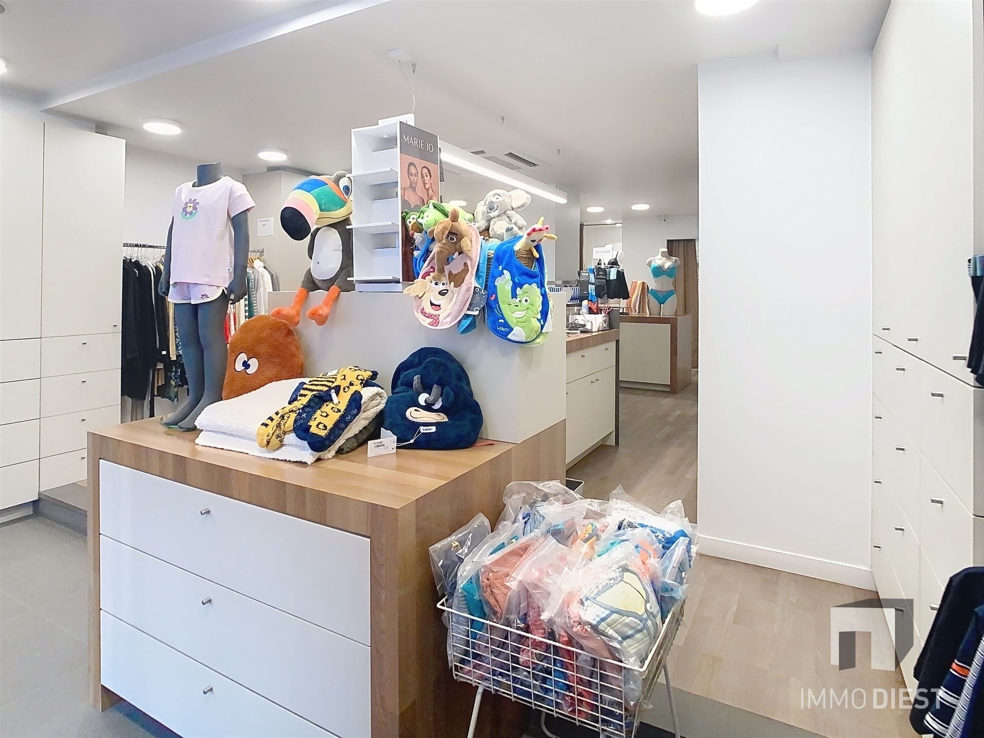 Handelshuis met woonst in centrum Diest foto 18