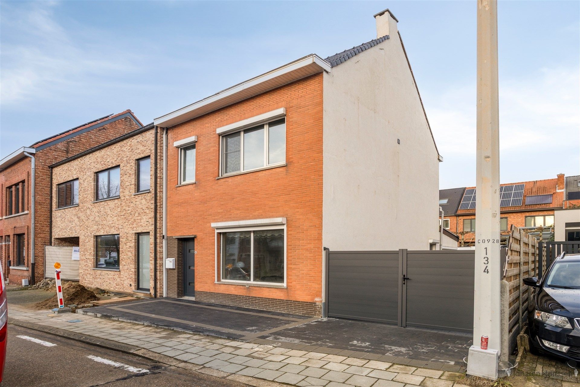 Hoofdfoto van de publicatie: Gerenoveerde woning met 3 private parkeerplaatsen en stadstuin in hartje Diest