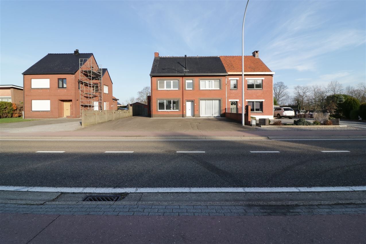 Woning met 2 slpk, terras, autostaanplaats onder de carport foto 25