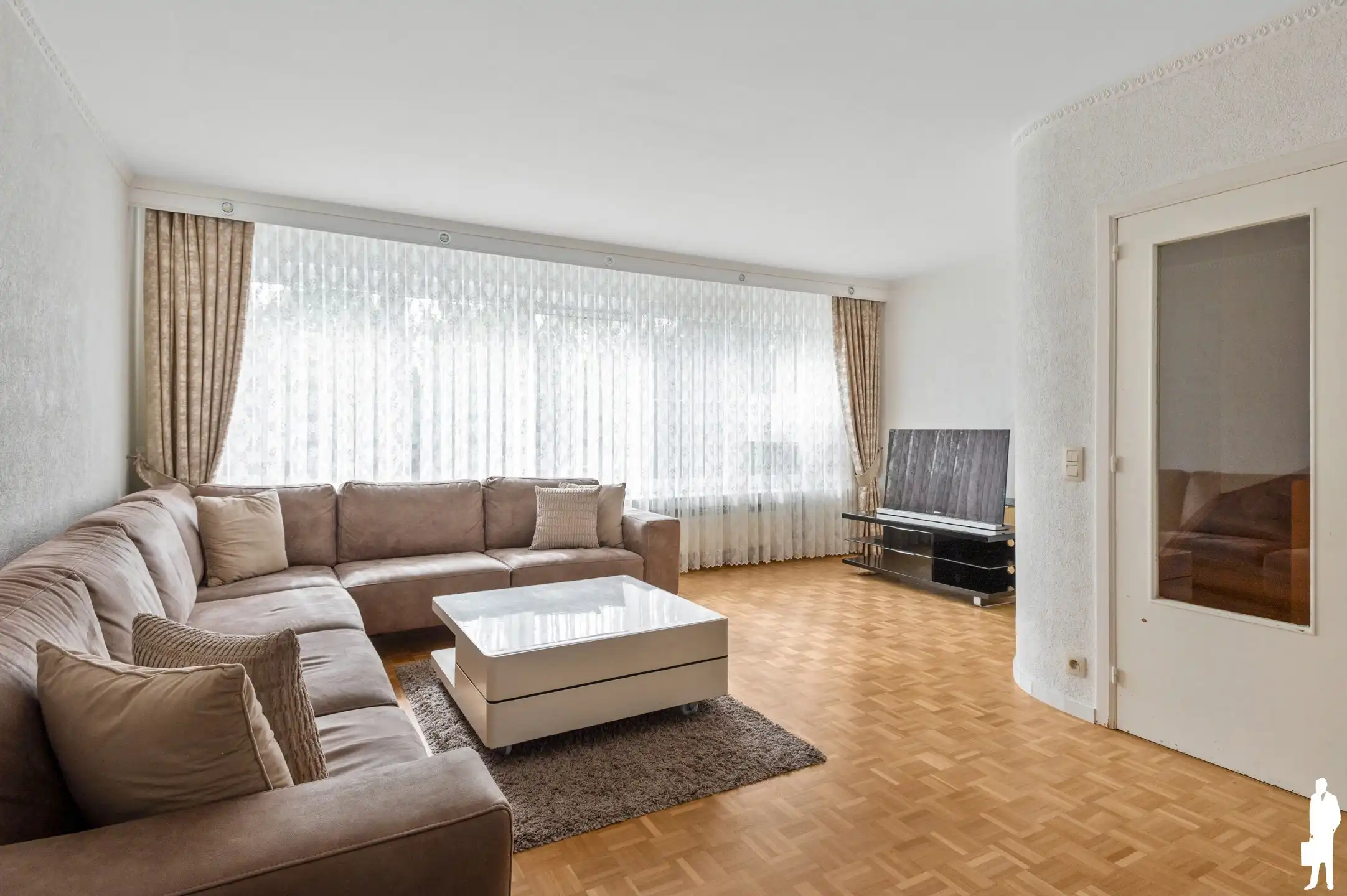 Ruime bel-etagewoning met 4 slaapkamers, garage en tuin foto 4
