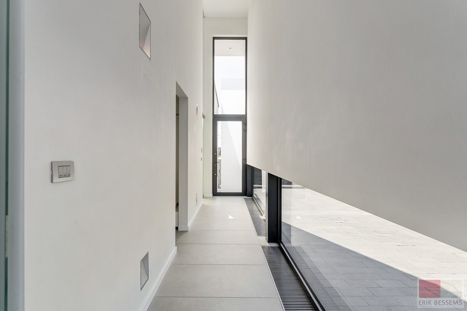 Moderne villa, gelegen op een perceel van 1.126 m², biedt 360 m² hoogwaardige woonoppervlakte foto 6