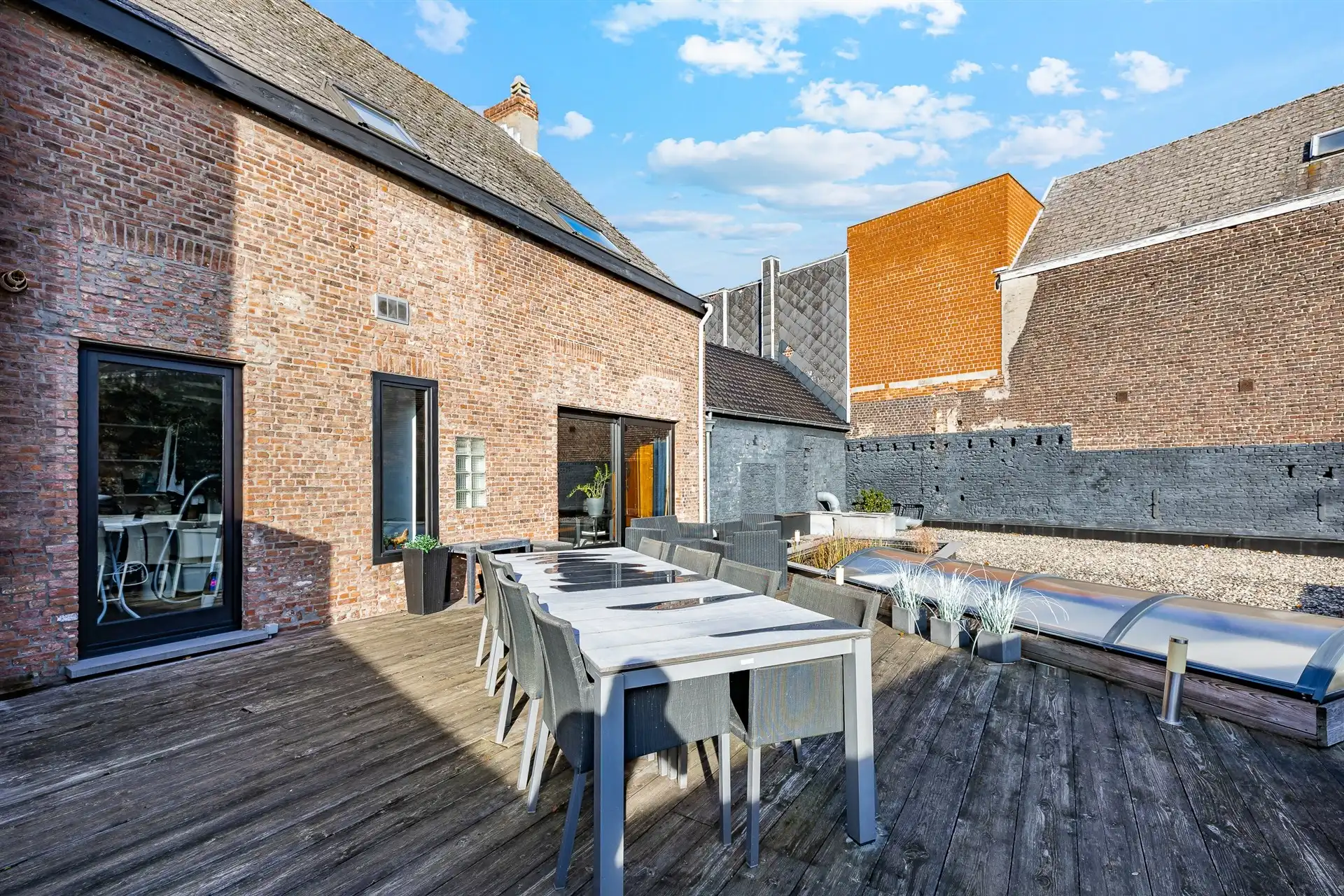 Prachtig winkelpand met duplex op groot perceel foto 24