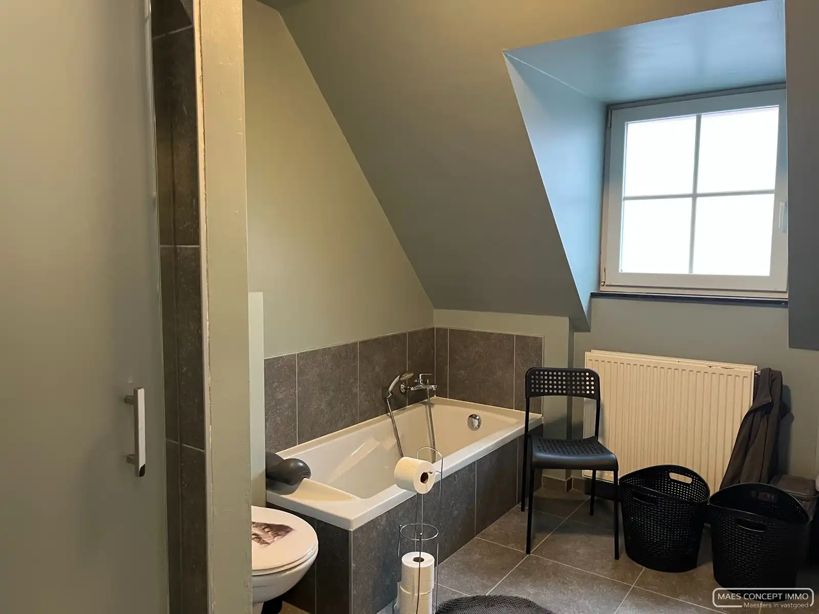 Mooie hoekwoning te huur in Desselgem met tuin en garage foto 9