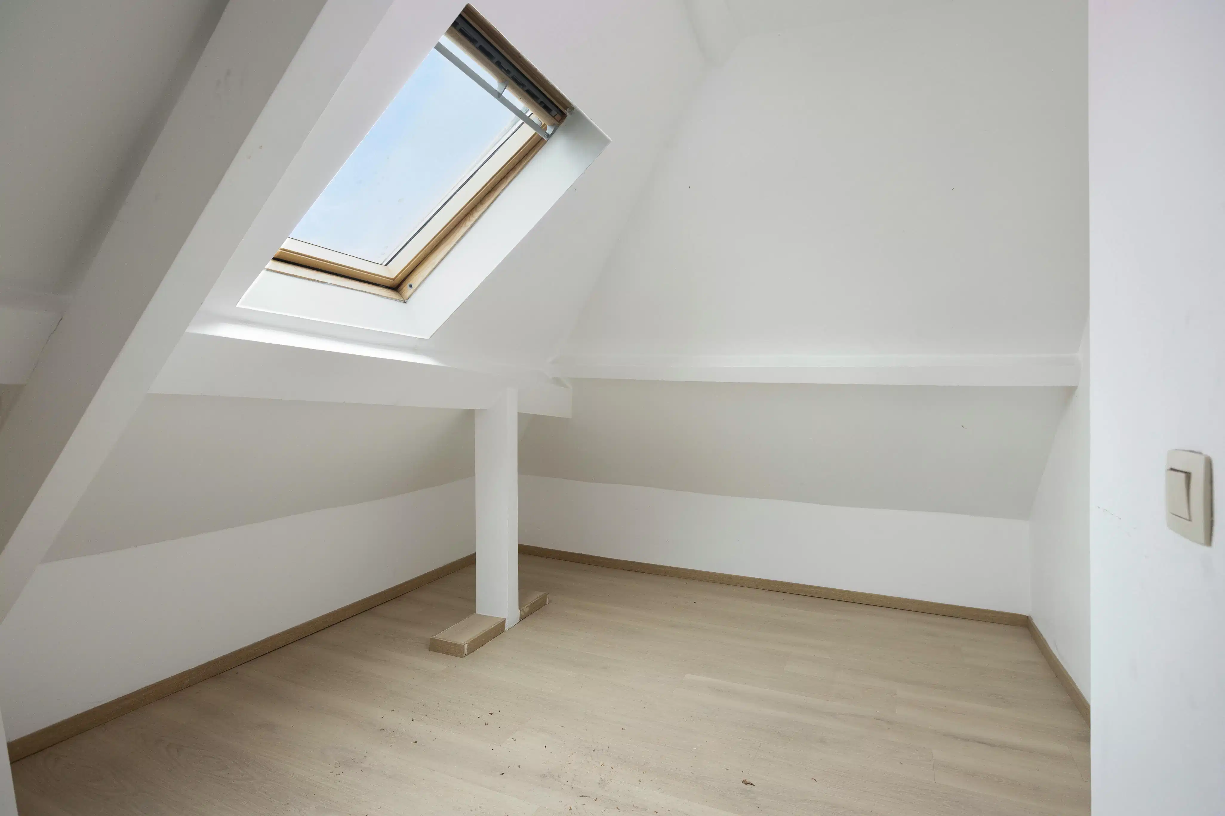 Te renoveren woning te koop in Brugge nabij de Vesten foto 9