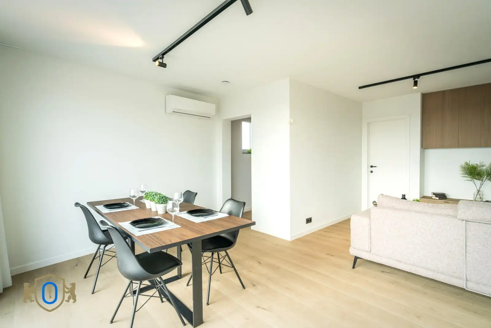 Instapklaar 1-slpkr appartement met terras foto 15