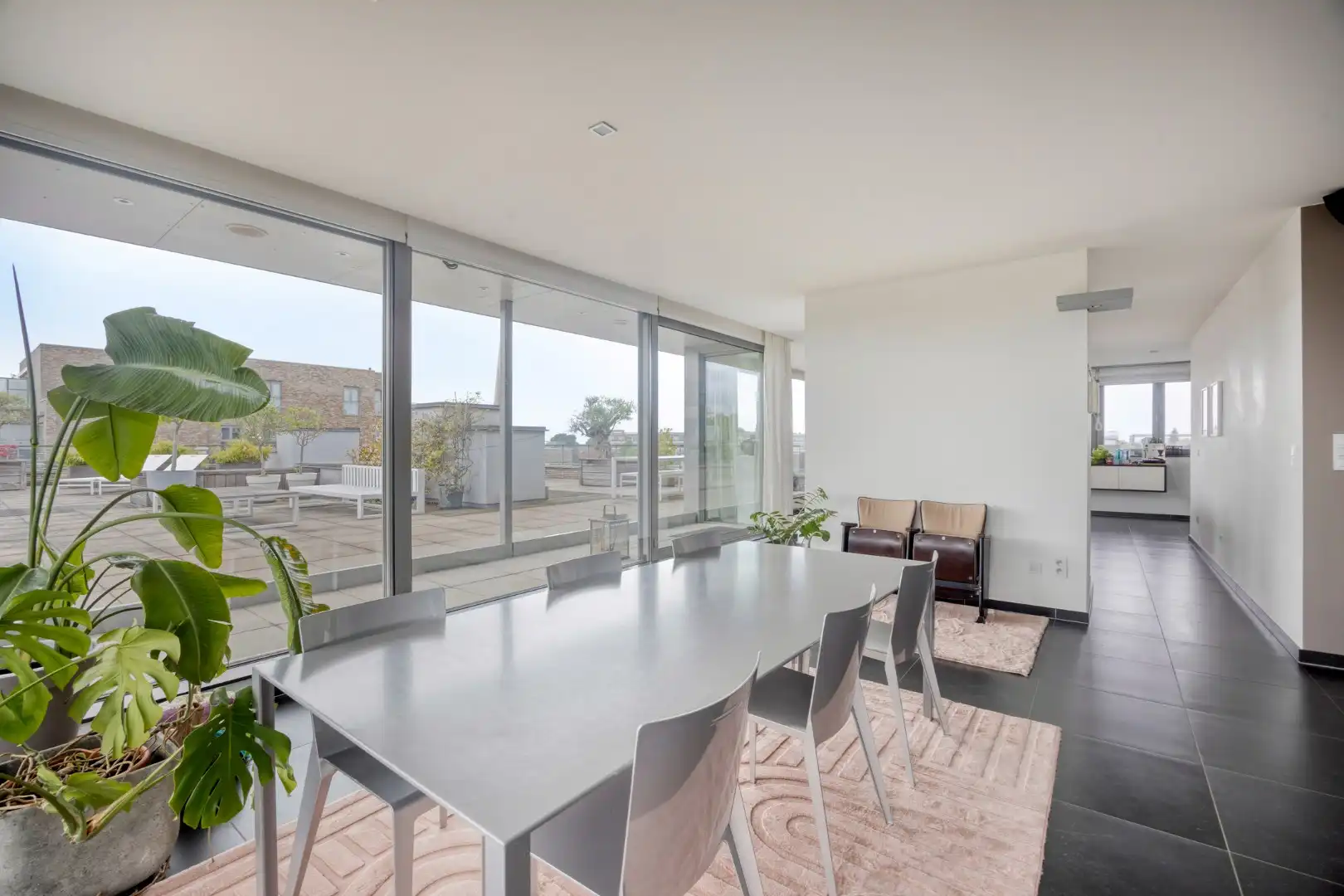 Unieke penthouse met mega-terras en schitterend zicht op de Wallen en de Basiliek van Tongeren foto 7