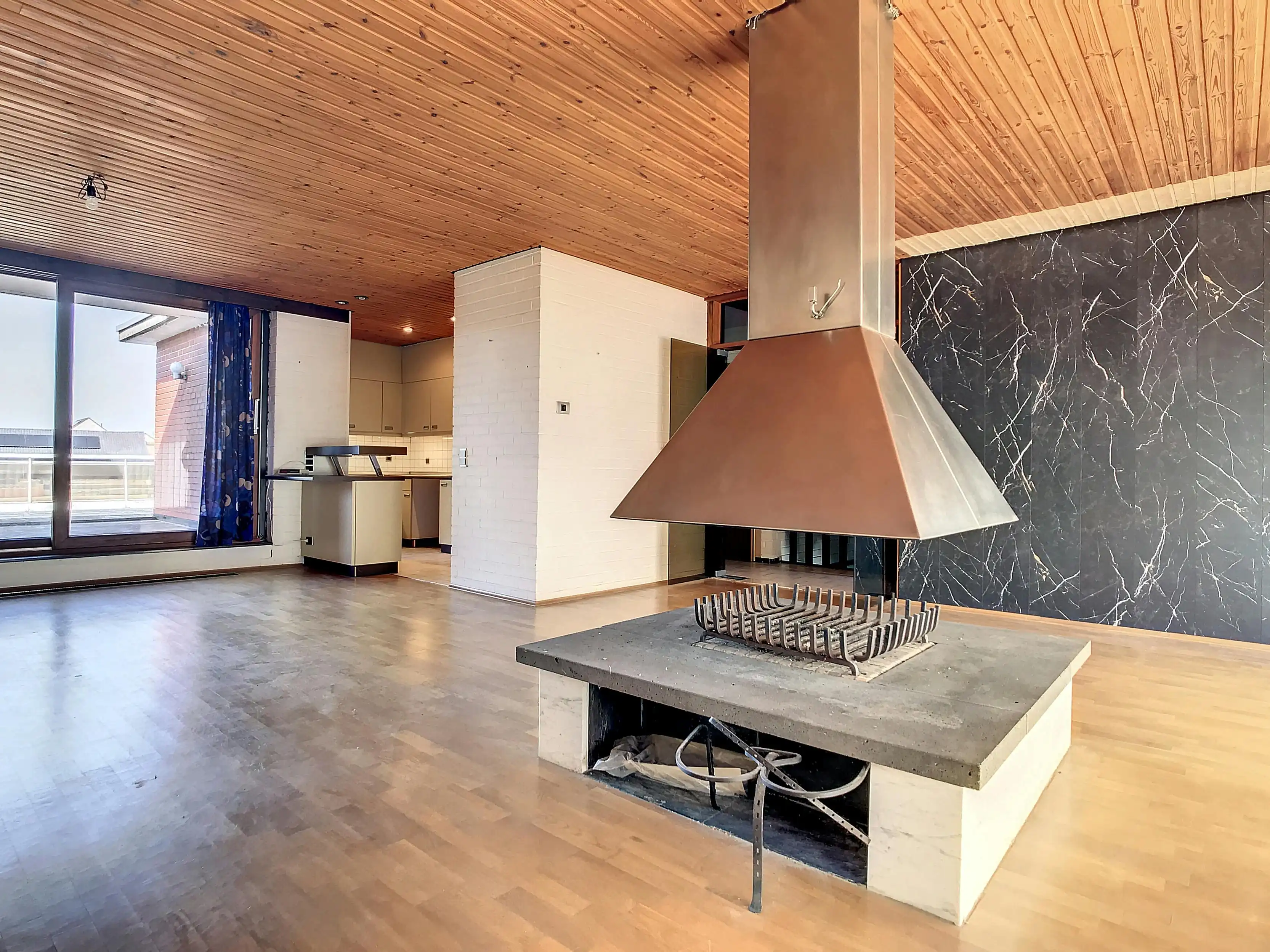 Te renoveren handelspand met appartement en tuin in Bazel foto 7