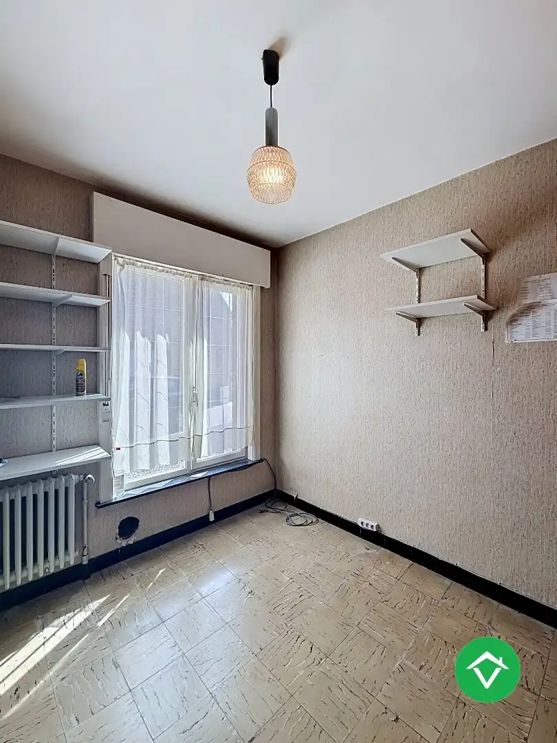 Gezinswoning met polyvalente ruimte, vijf slaapkamers en inpandige garage te Koekelare foto 6