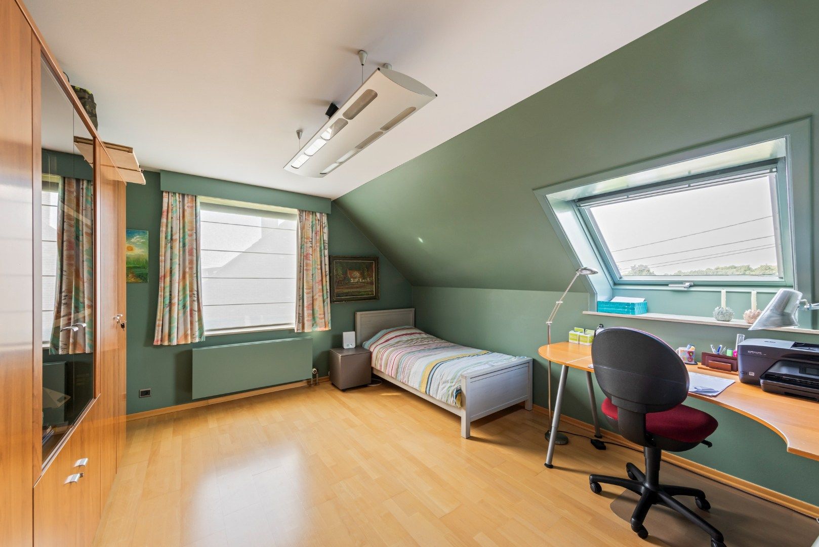 Tijdloze, instapklare, ruime villa met 4 slaapkamers foto 15