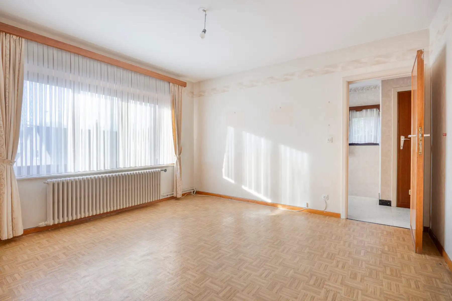 Ruime woning op een perceel van 14are 67ca op een topligging in Groot-Bijgaarden! foto 14