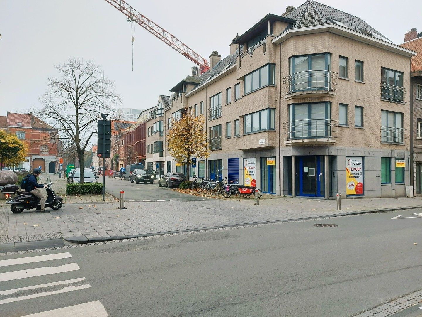 COMMERCIEEL HANDELSGELIJKVLOERS / 220M² / KELDER foto {{pictureIndex}}