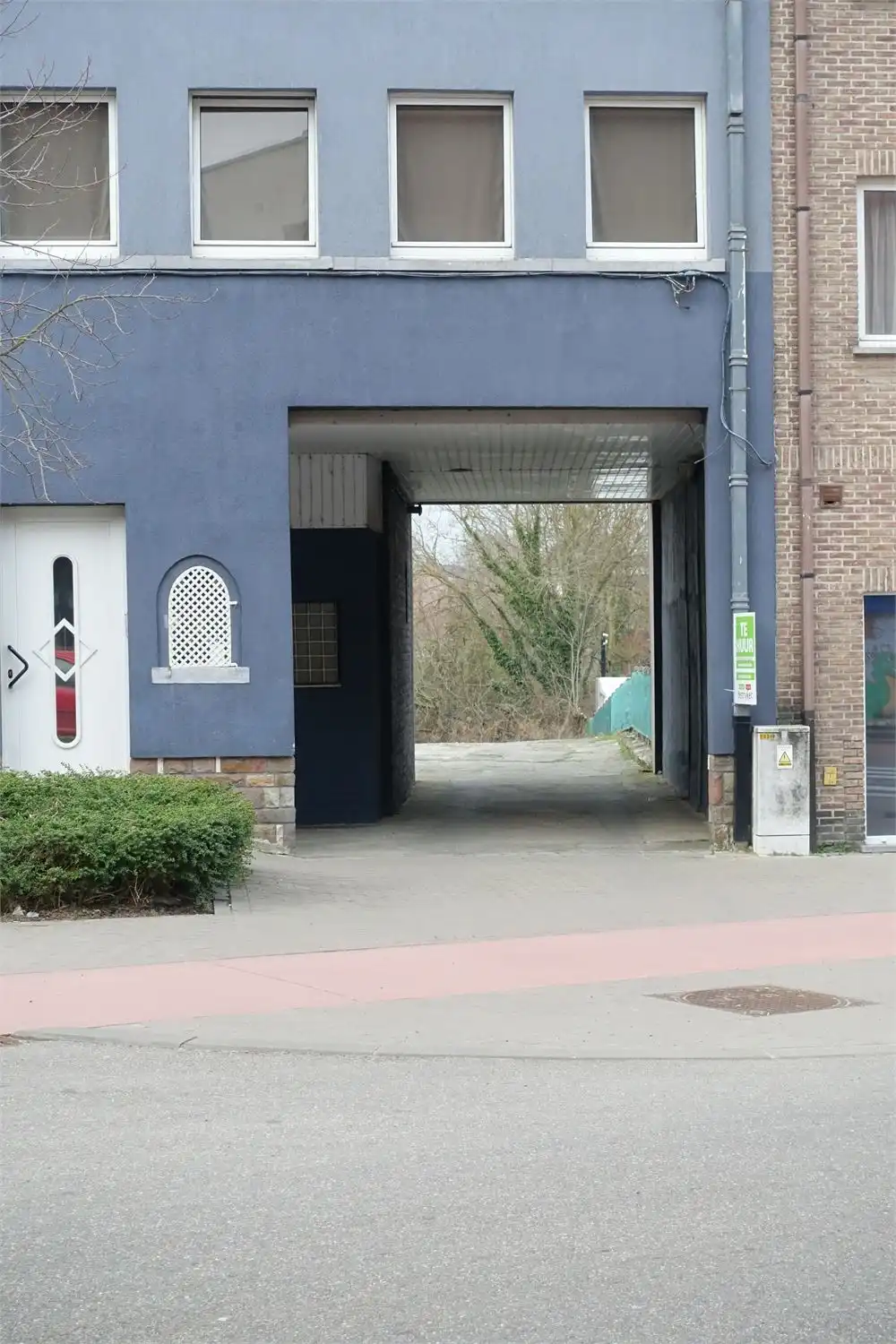 Te huur: Ruime garage (28m2) in het centrum van Halle foto 2