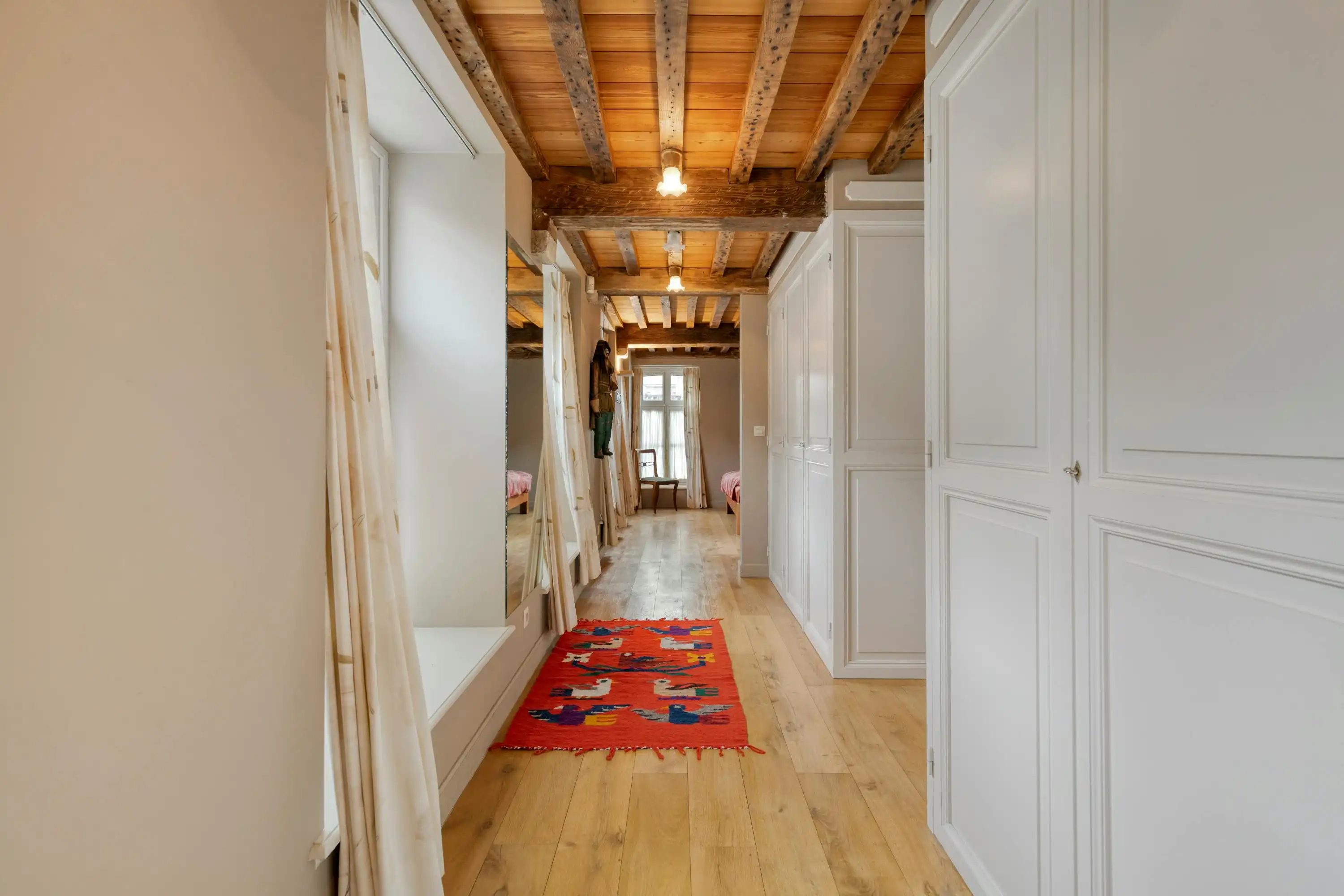 Charmant, instapklare herenhuis (°2007) op toplocatie in Brugge foto 14