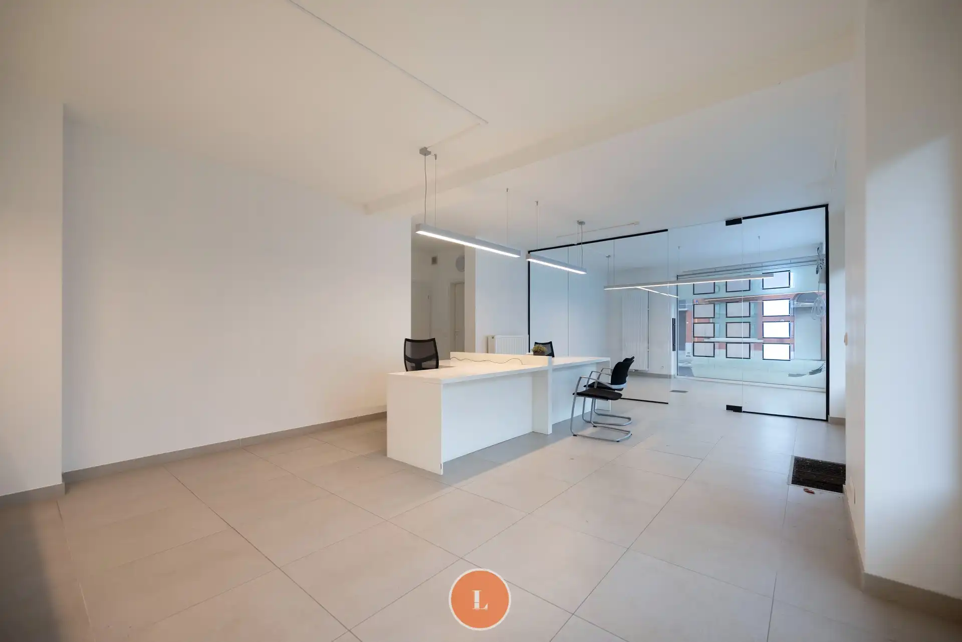 Verzorgde kantoorruimte met uitstekende visibiliteit foto 3
