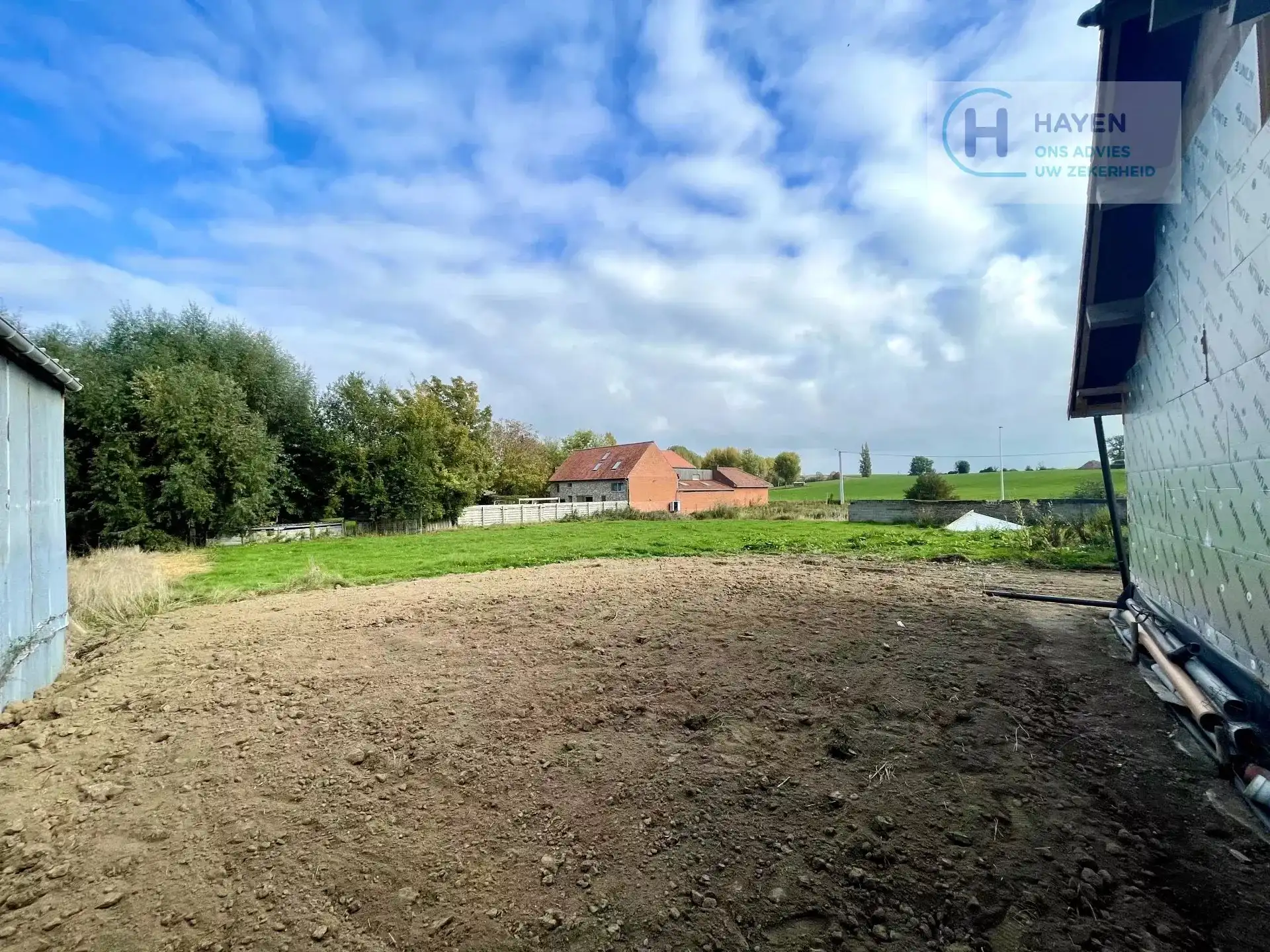 Zeer ruime woning in afwerkingsfase met veel potentieel op een groot perceel van 2.140m² foto 29