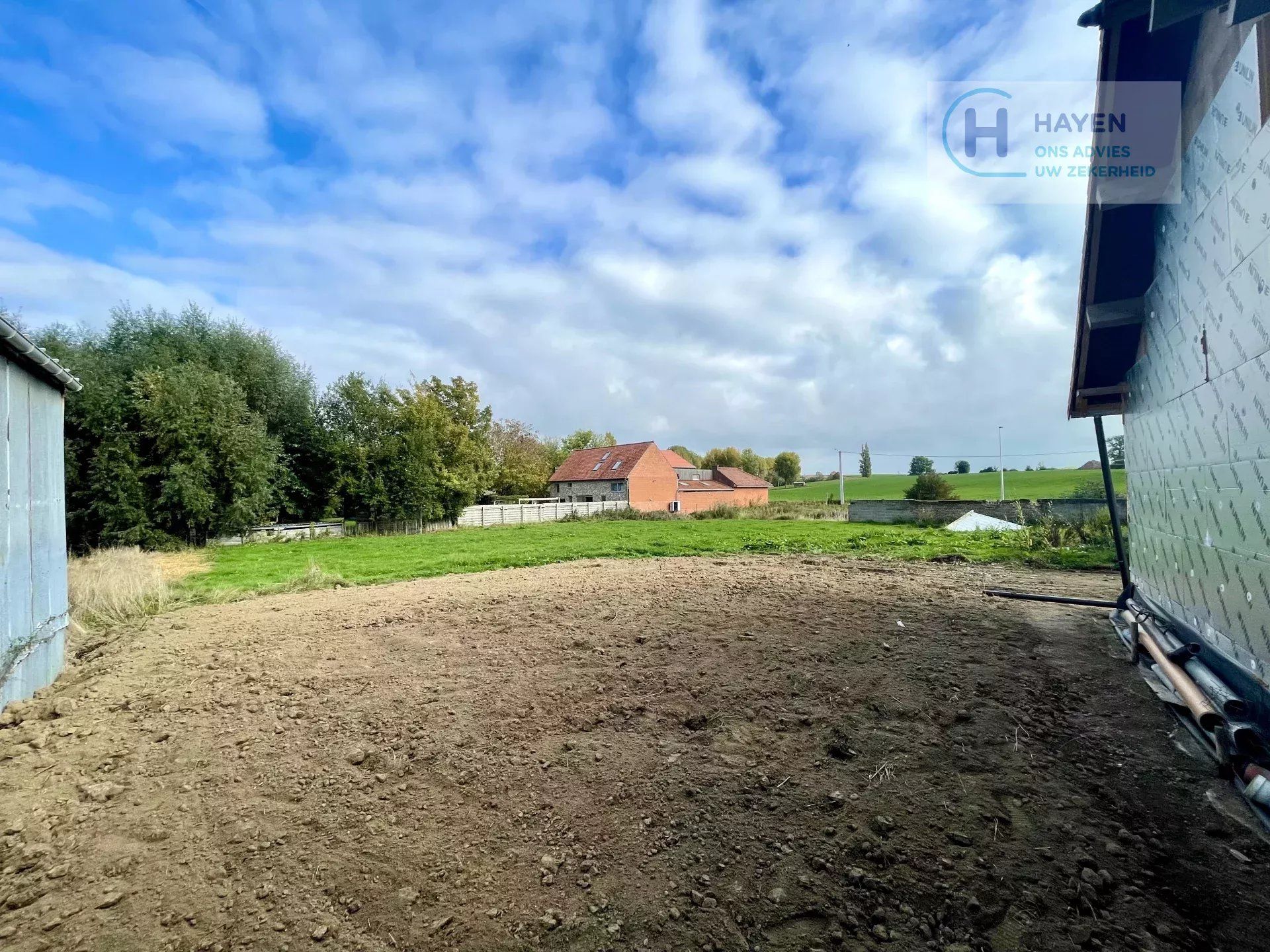 Zeer ruime woning in afwerkingsfase met veel potentieel op een groot perceel van 2.140m² foto 29