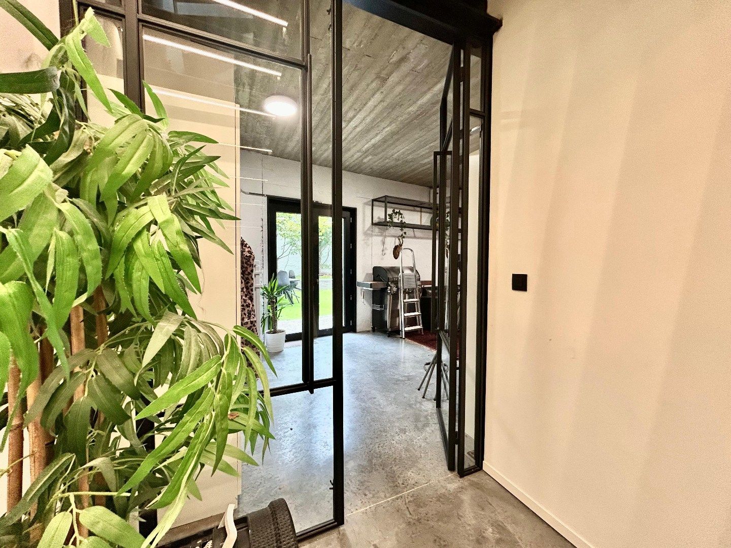 Een unieke woonst op gegeerde locatie met 4 slpk en 2 badk foto 24