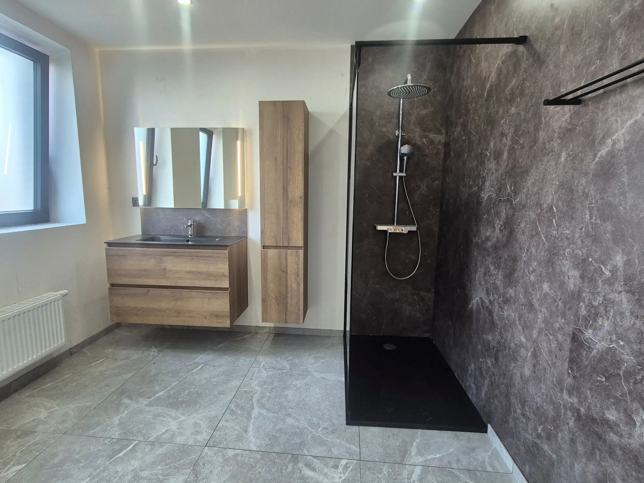 RUIME, VOLLEDIG GERENOVEERDE WONING – 5 SLAAPKAMERS – ENERGIELABEL B foto 18