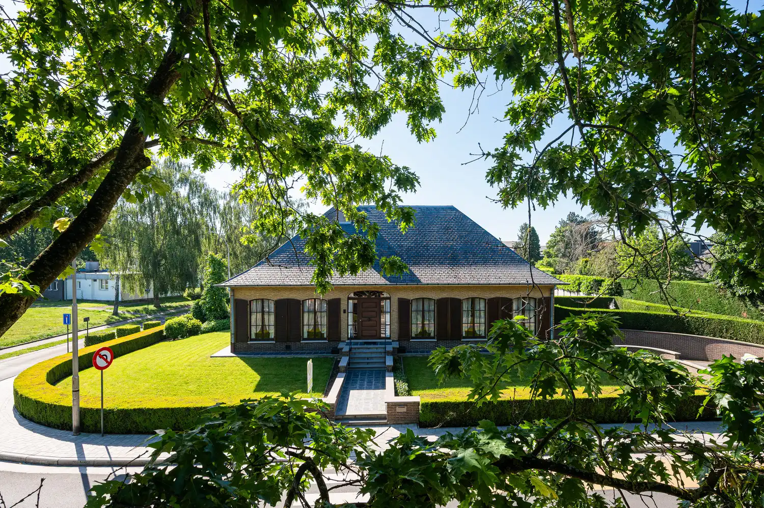 Prachtige en residentieel gelegen villa te Eeklo. foto 25
