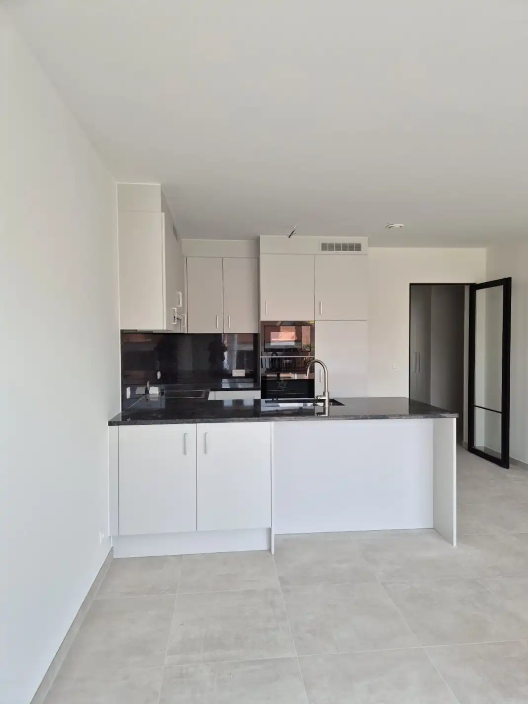 Nieuwbouwappartement met 2 slaapkamers, terras en staanplaats foto 6