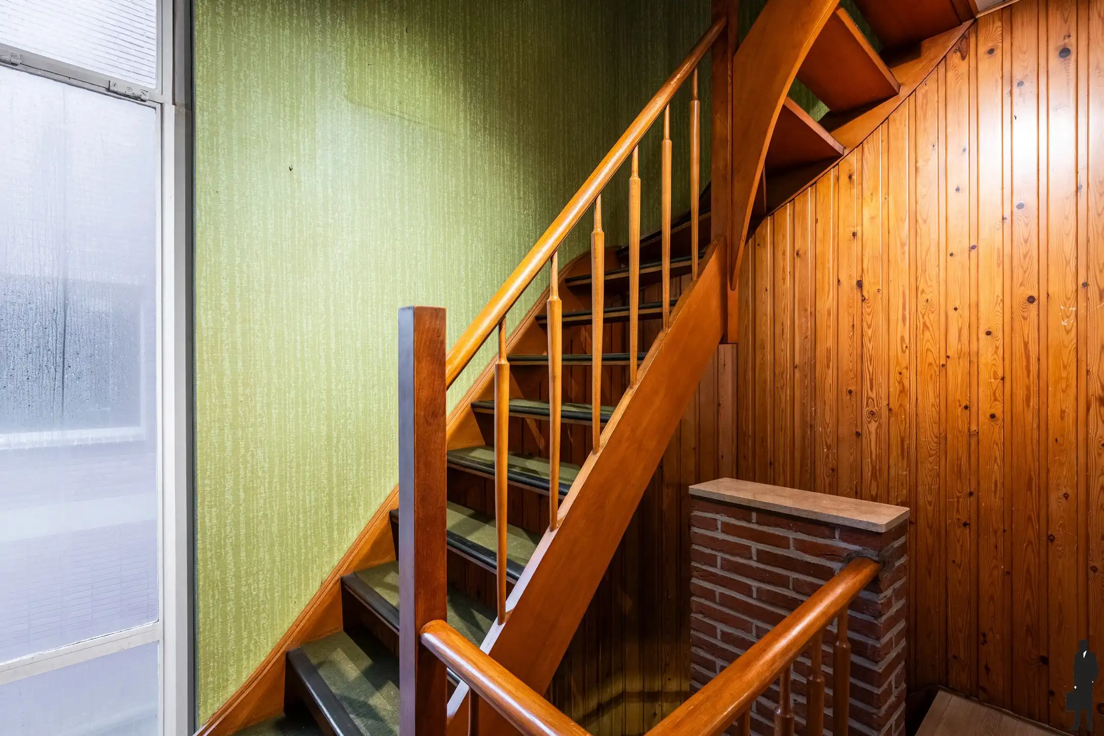 Renovatieproject met veel potentieel: ruime HOB met 3/4 slpk foto 23