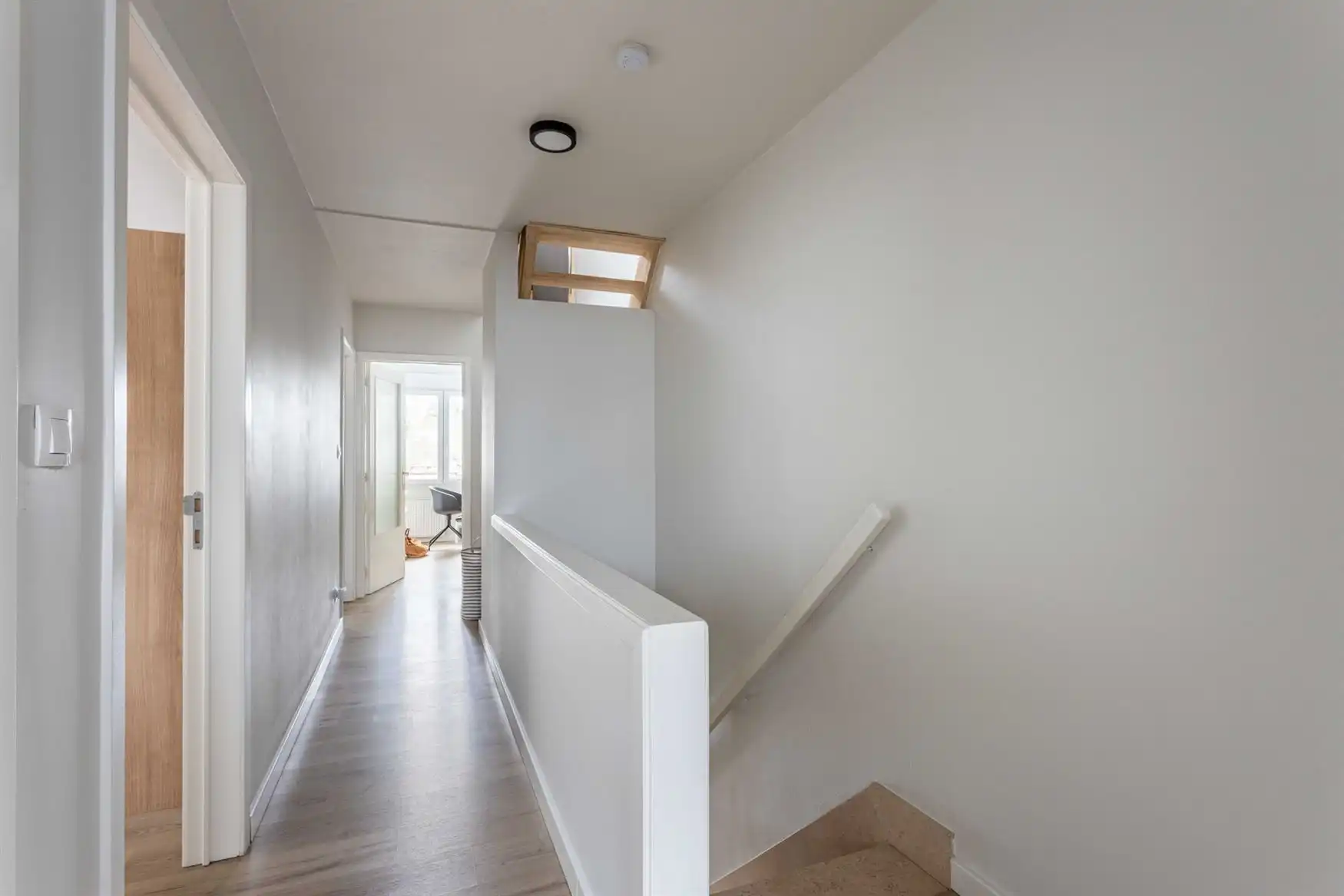 Volledig gerenoveerde gezinswoning met tuin in Drongen foto 7