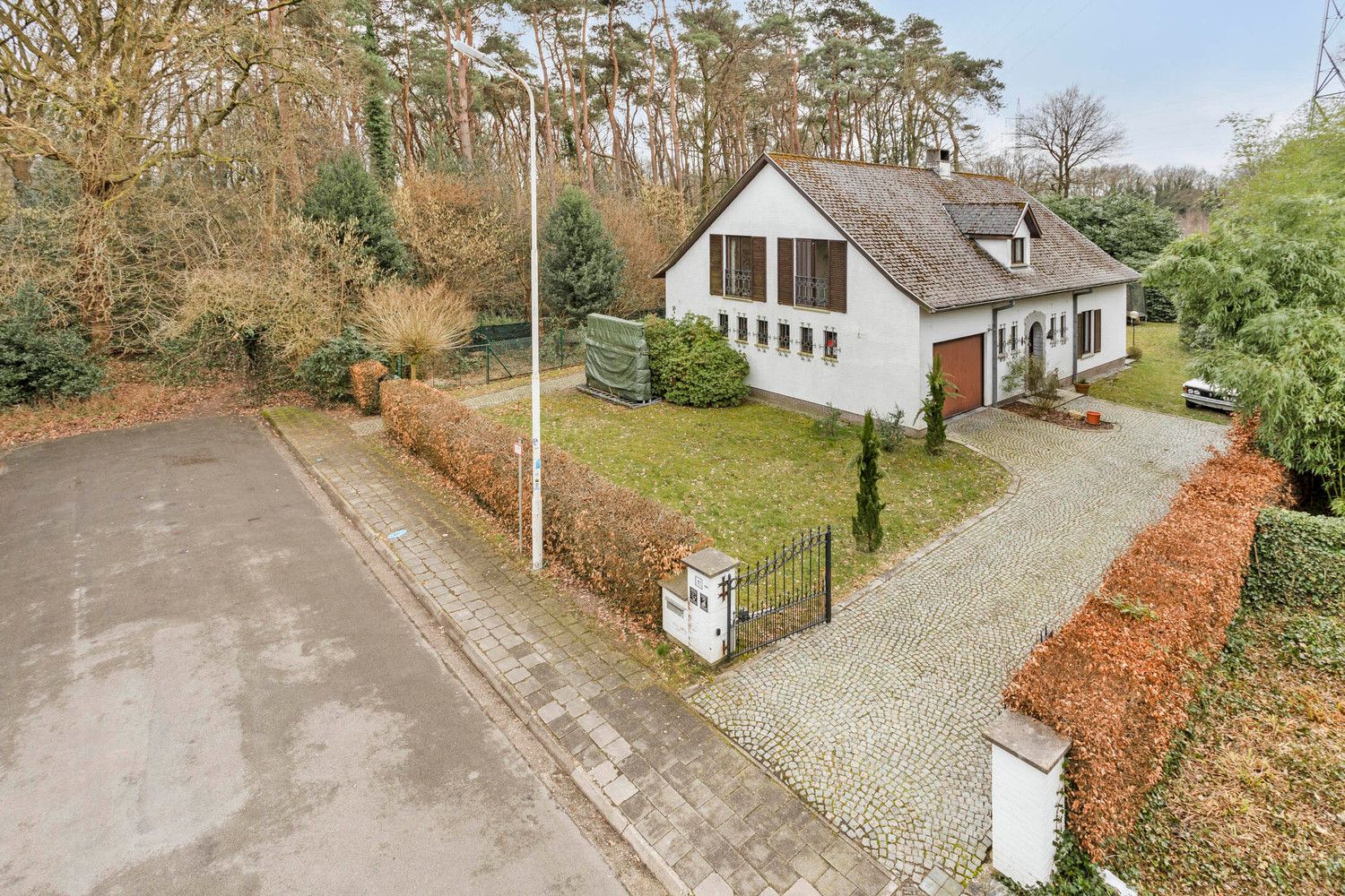Zeer rustig gelegen woning op een perceel van 14a17ca! foto 5