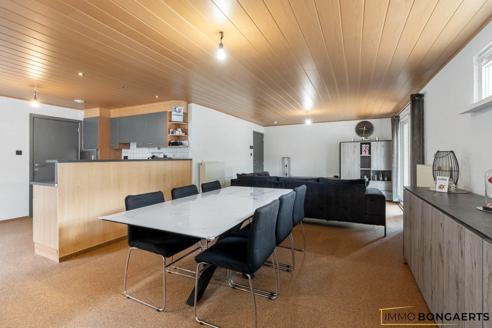 Ruime bungalow met drie slaapkamers foto 6