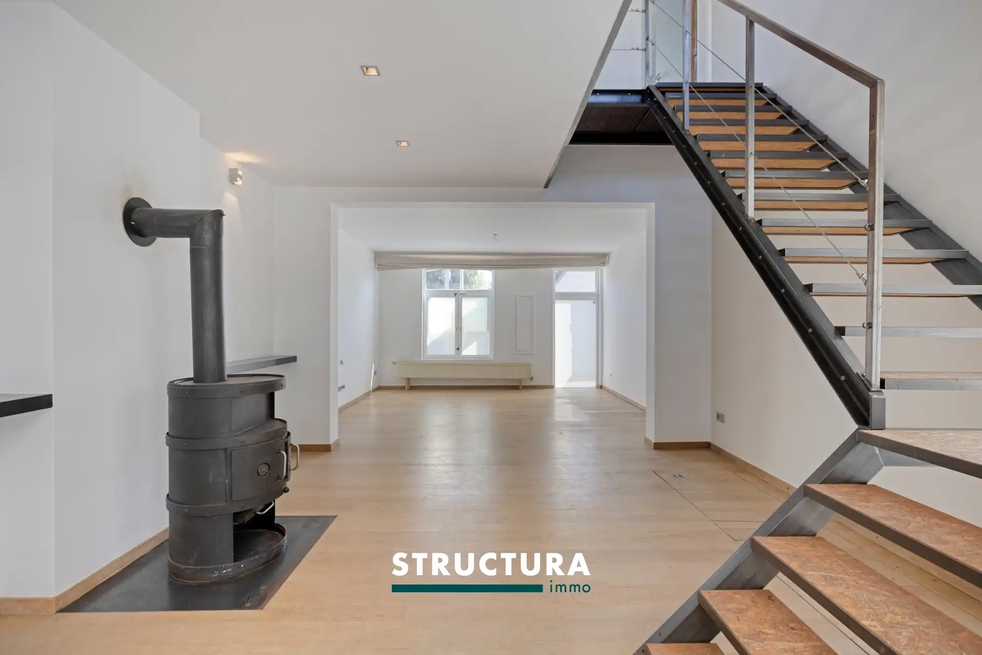 Woning met zwembad  foto 7