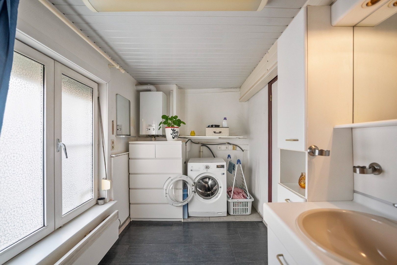 Gezellige woning met 4 slaapkamers en toffe stadstuin in Menen foto 11