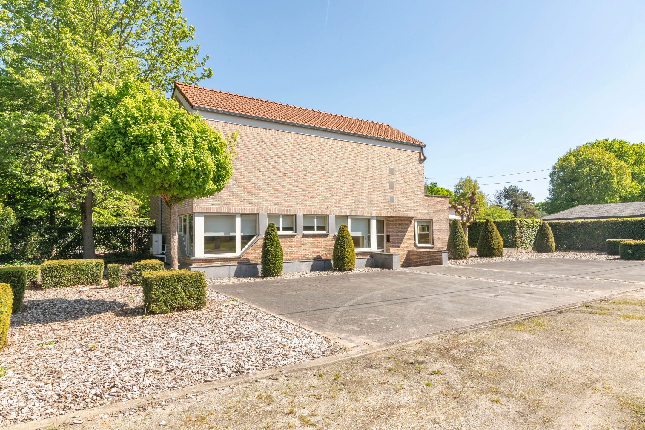 Kantoor- of praktijkruimte met woning op toplocatie foto 2