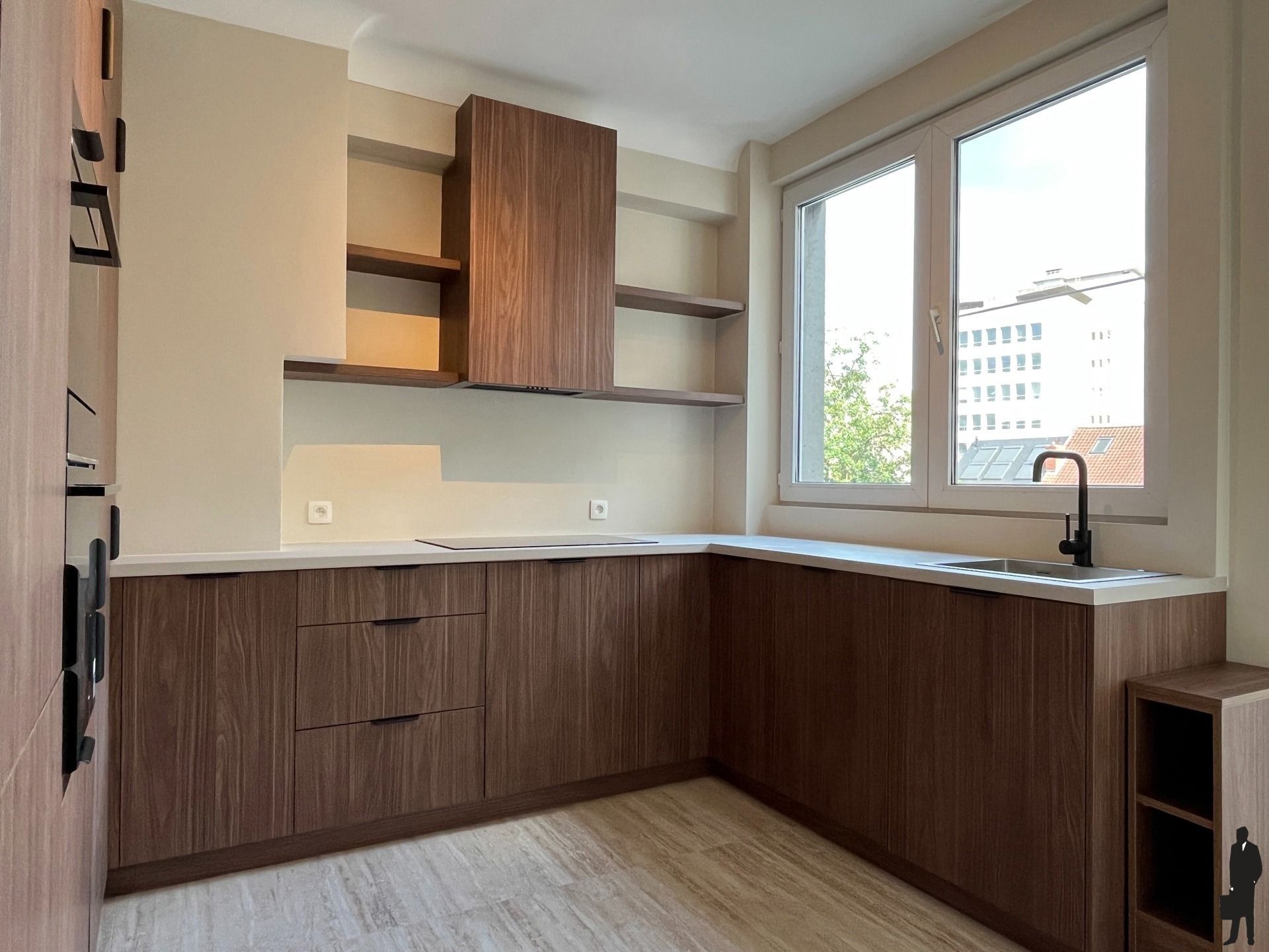 Lichtrijk en ruim appartement met prachtig uitzicht. foto 5