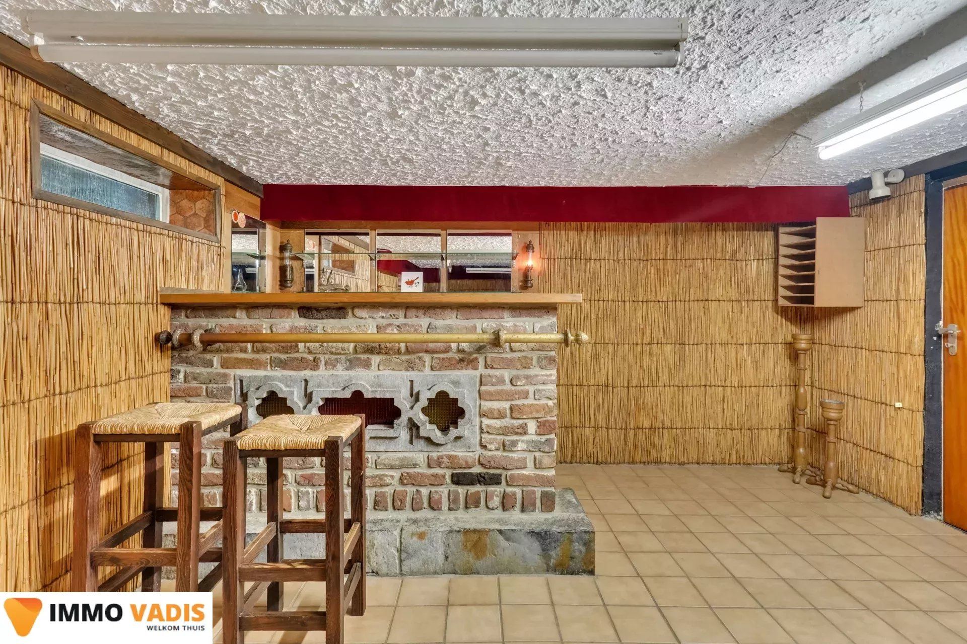 Te renoveren woning met  garage en mooie tuin foto 25