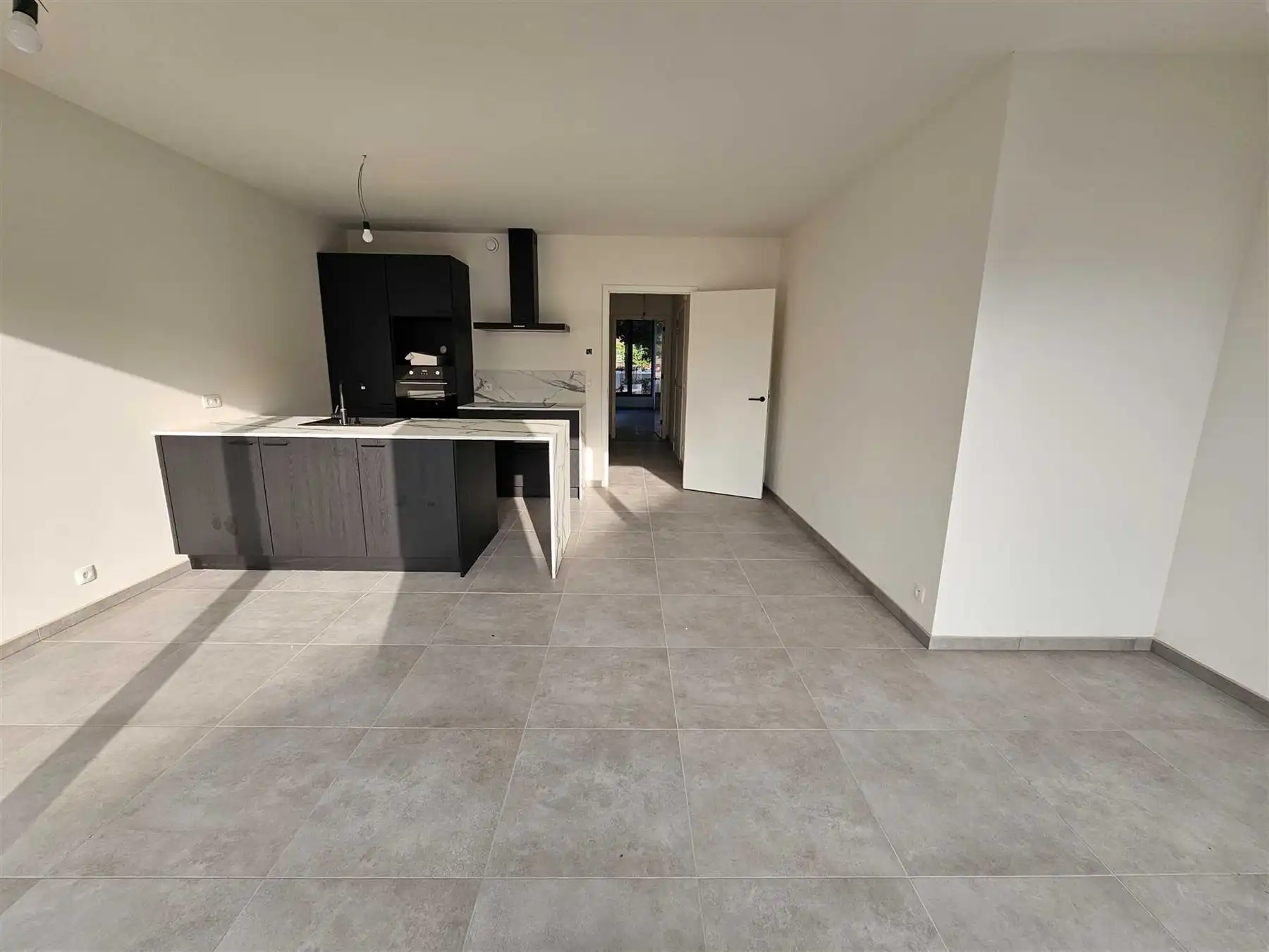 Nieuw gelijkvloersappartement met koer/tuin! foto 3