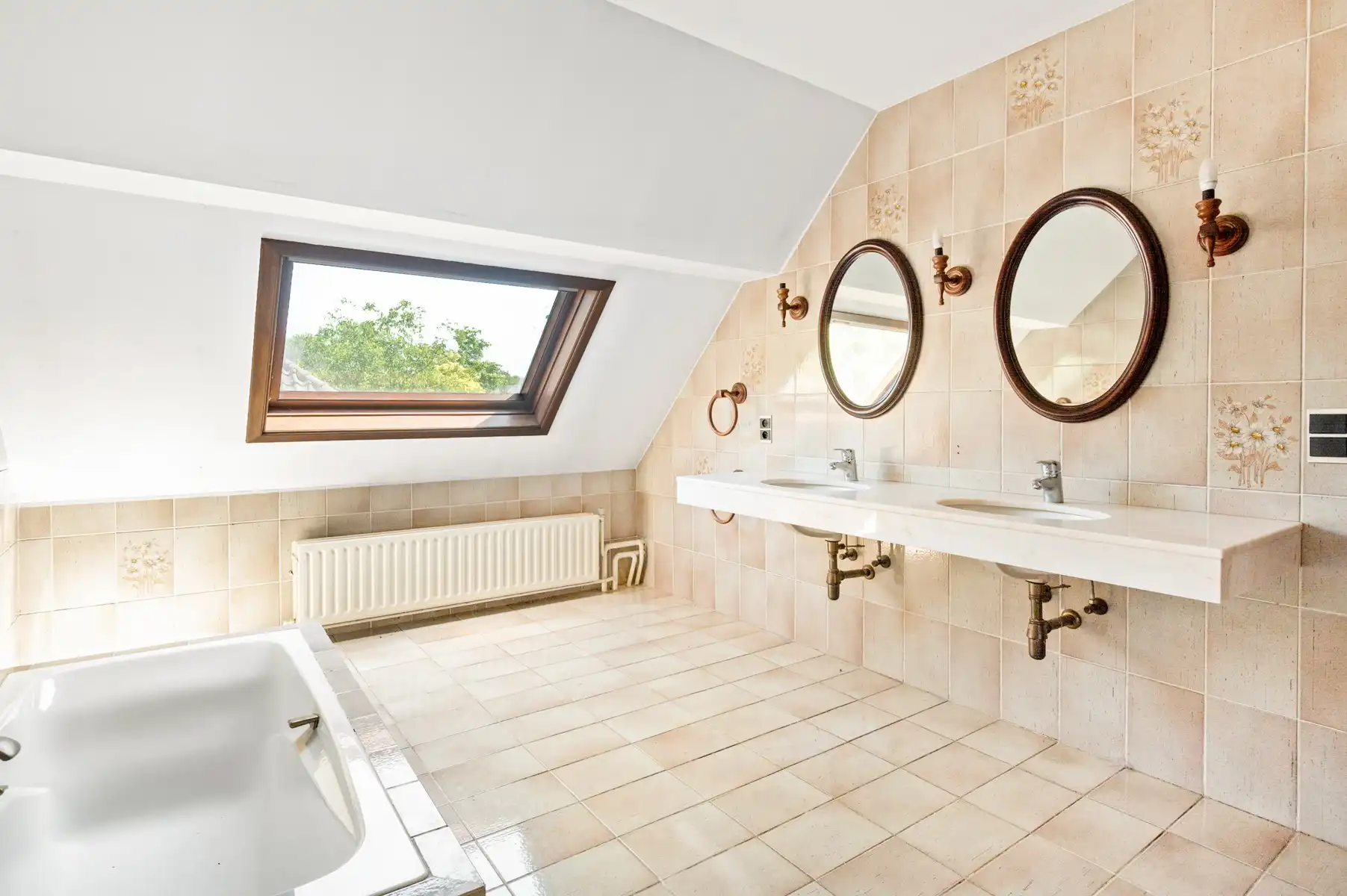 Hoevevilla op uniek perceel met veel potentieel foto 26