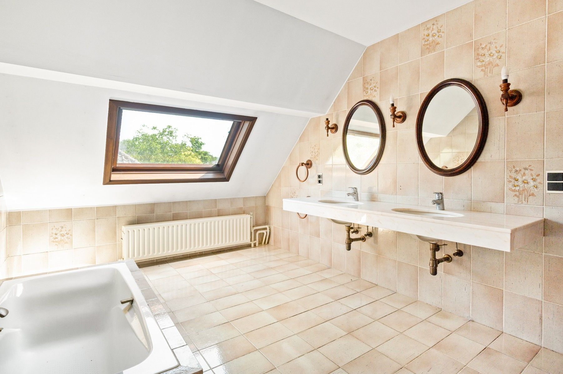 Hoevevilla op uniek perceel met veel potentieel foto 26