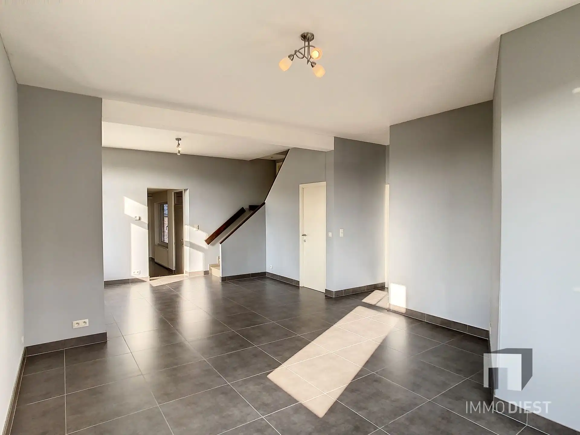 Woning met bouwland en achterliggend magazijn op 9a 04ca. foto 7