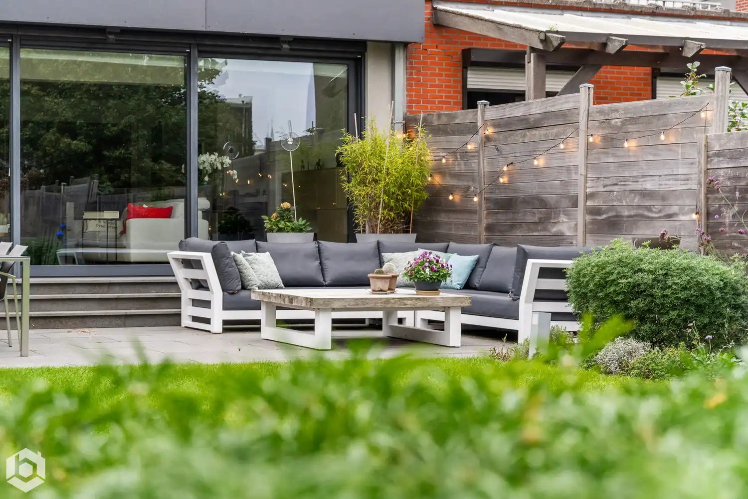 Exclusief gelijkvloers appartement met 2slpkrs, prachtige tuin en zwembad foto 42