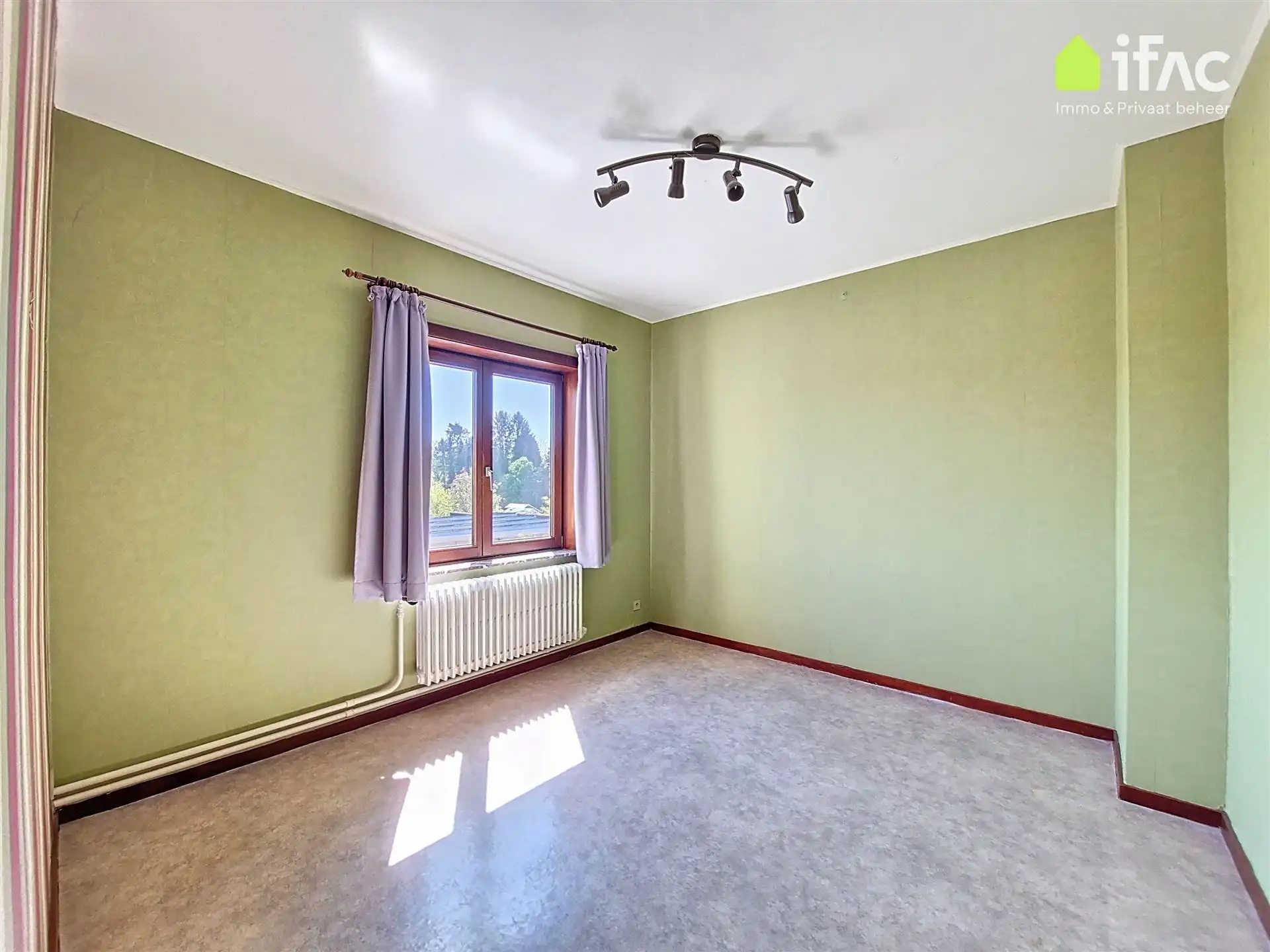 Stevige 3-gevel, 5 slpks, dubbele garage, centrum, ±17are foto 25