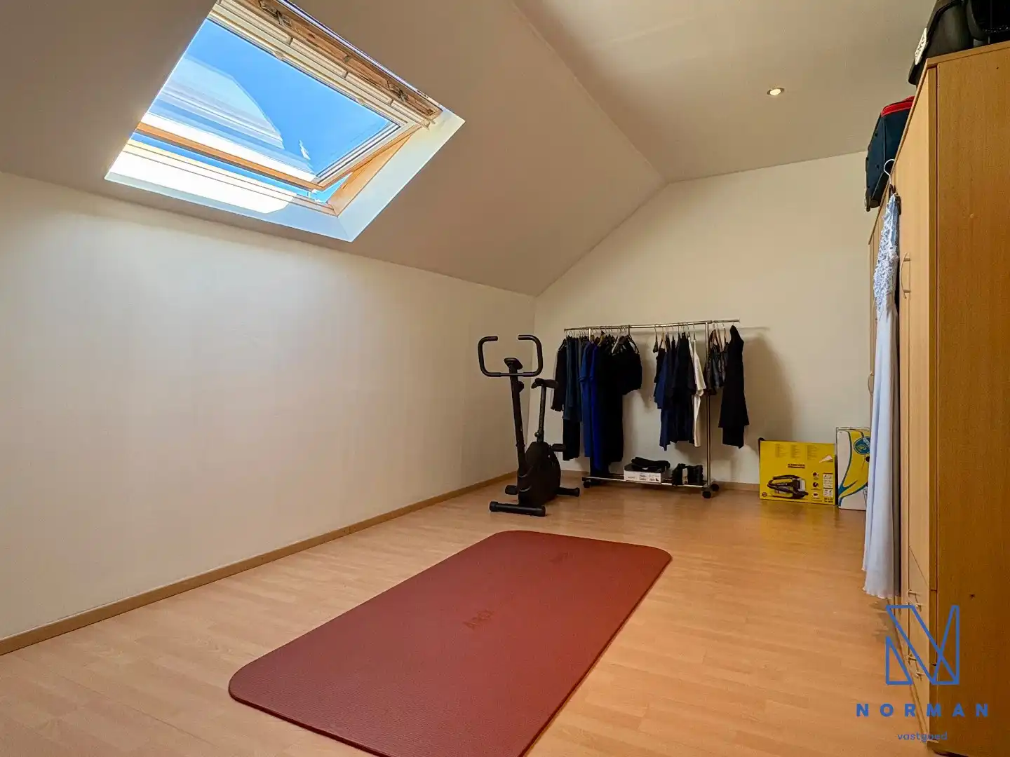 Ruime woning te koop in een doodlopende straat te Hulste – uiterst rustig gelegen met 4 slaapkamers en losstaande garage! foto 15