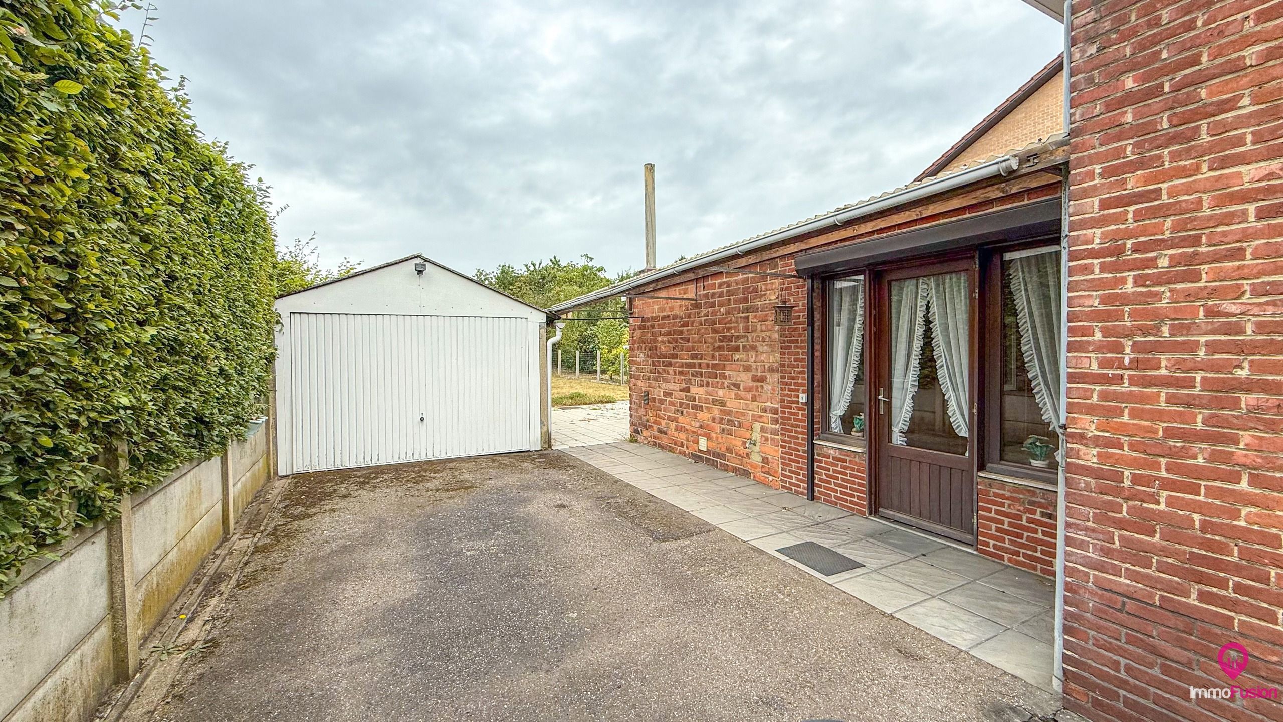 Te vernieuwen woning met 4 slaapkamers en zonnige tuin! foto 26