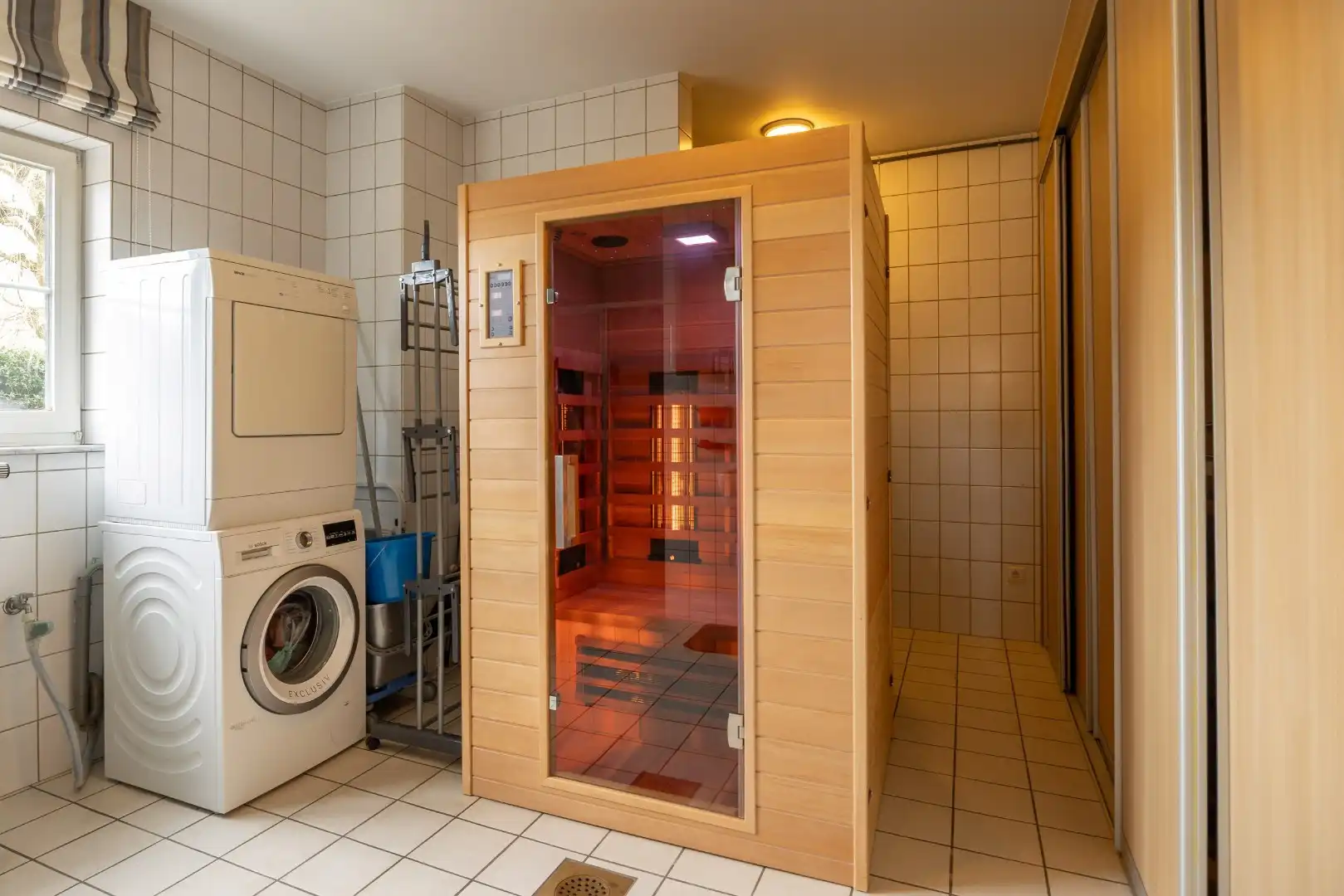 Prachtige ruime villa met naastliggende bouwgrond! foto 27