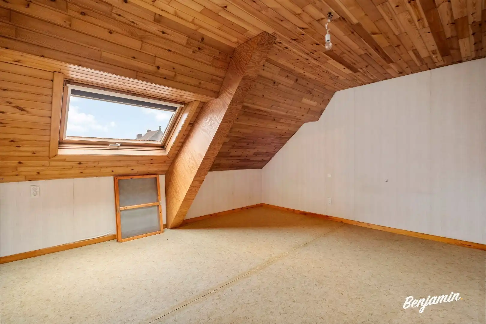 Ruime, verzorgde rijwoning met 4 slaapkamers, tuin en garage op centrale ligging te Menen foto 15