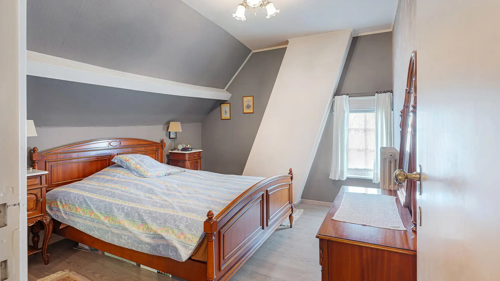 Charmante woning met garage, zonnige tuin en wijnkelder in Dudzele  foto 11