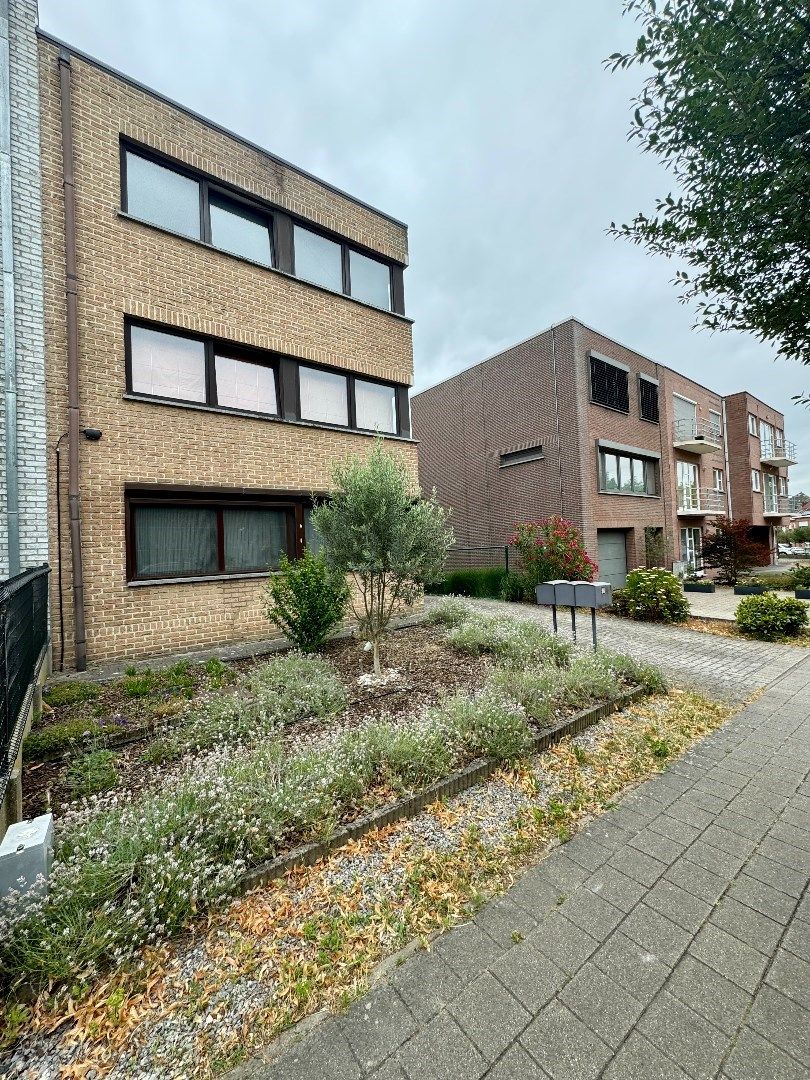 AFSPRAKEN ENKEL VIA MAIL!!  Te huur: gelijkvloers appartement in het centrum van Machelen foto 2