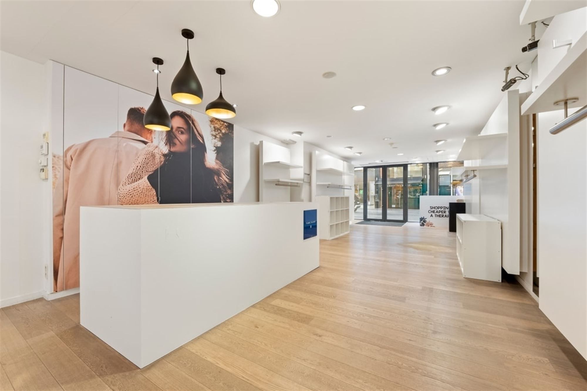 HANDELSRUIMTE TE HUUR MIDDEN IN HET STADSCENTRUM VAN SINT-TRUIDEN  foto 11